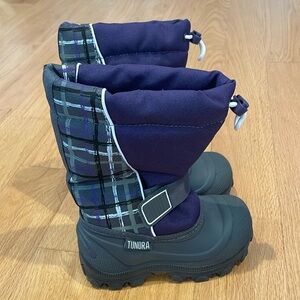 Girls Tundra snow boots size 12